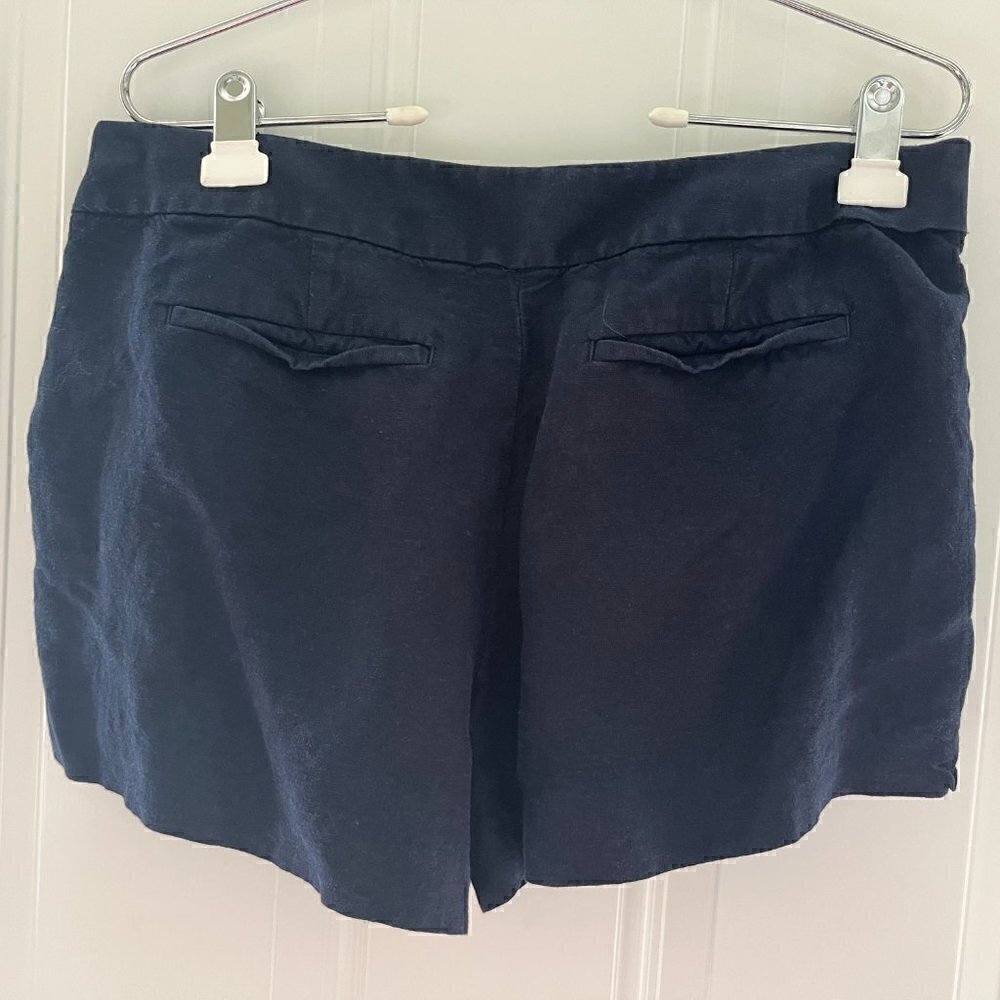 Loft Linen Navy Blue Shorts w Flower Detail Size 8 EUC - Picture 2 of 2